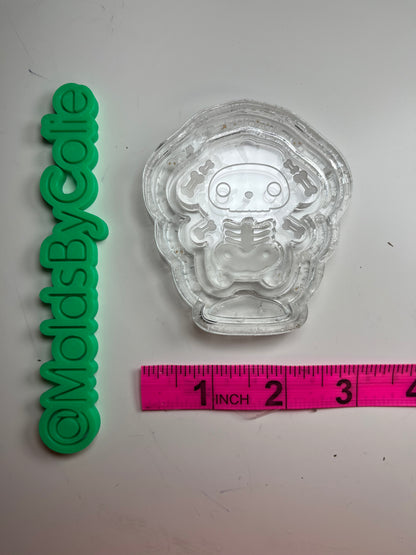 San Skeleton Shaker