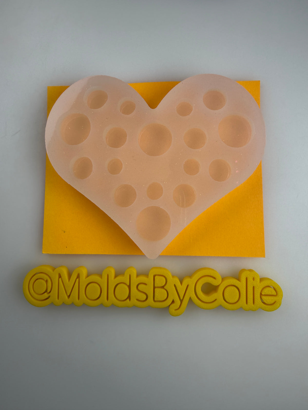 Heart Silicone Paint Palette – Non-Stick, Flexible & Easy to Clean for Acrylic